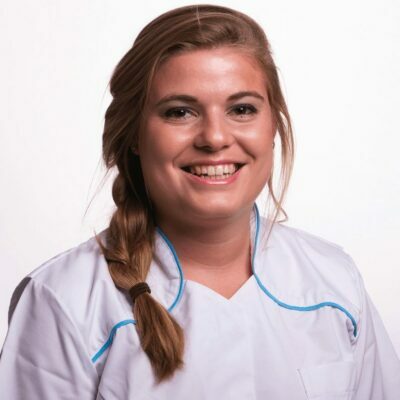 cropped-cropped-sara-portret-e1601547460347-1.jpg